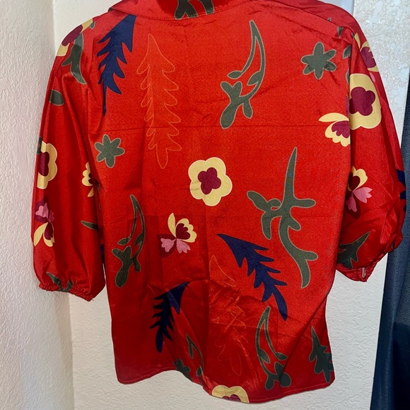 Colorful floral button up - Picture 2 of 3